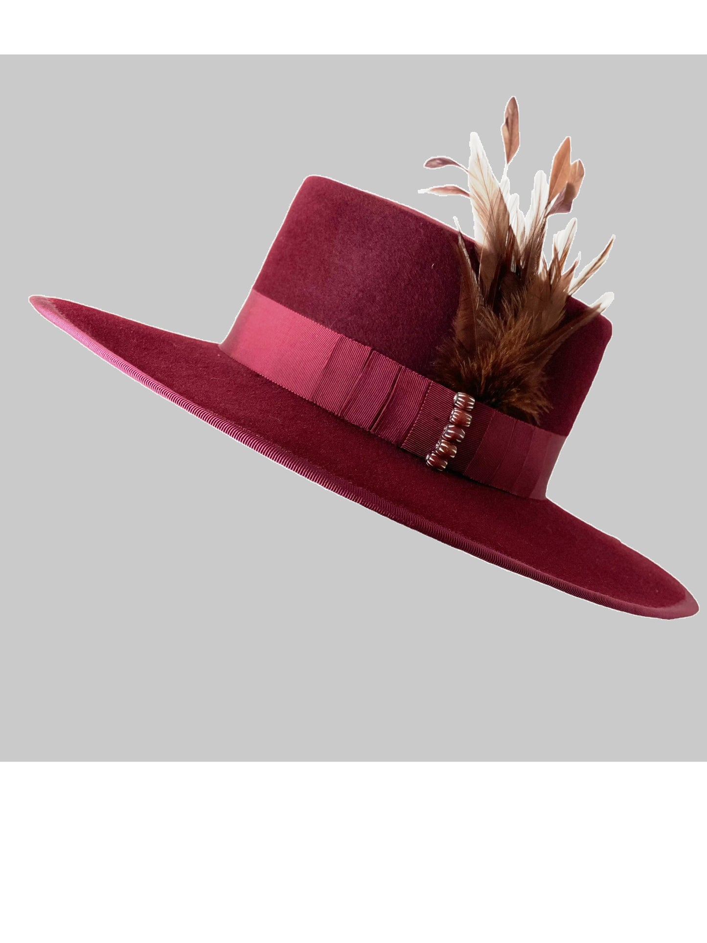 Bordeaux pearls and feather