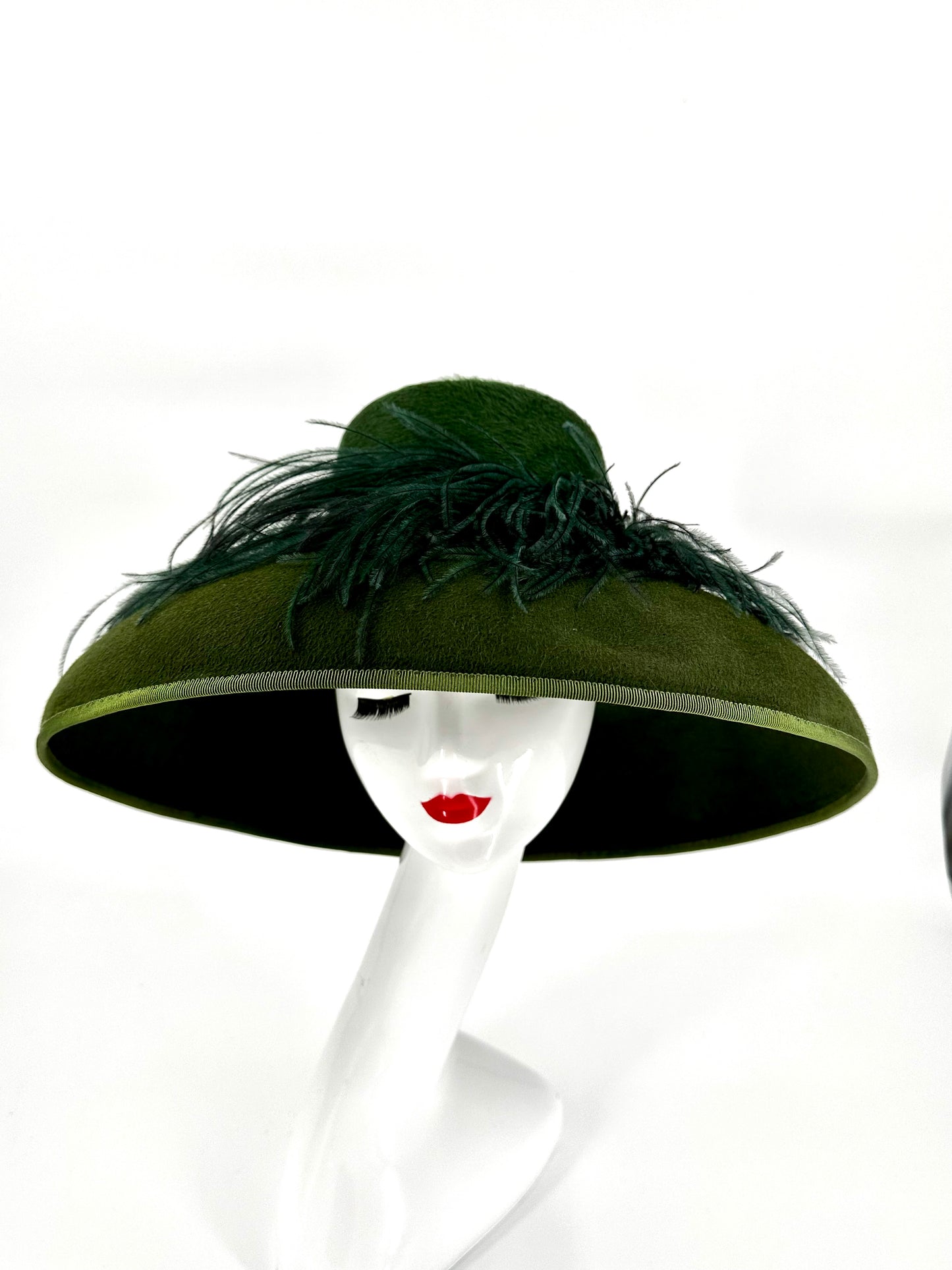 Lady Green - Felt and feather
